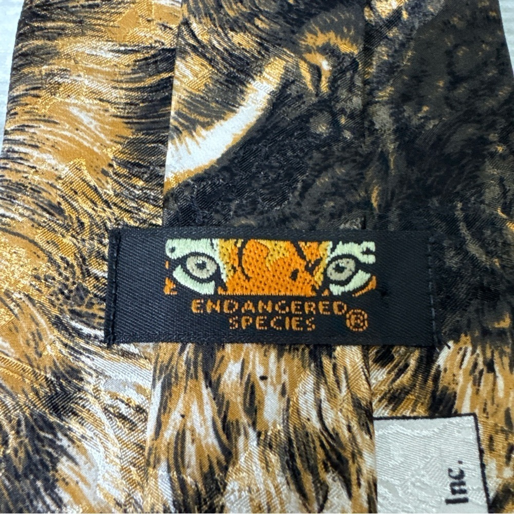 Vintage 1993 Silk Tie Wolf Graphic Endangered Species Made in USA Taking A Break - Picture 2 of 7
